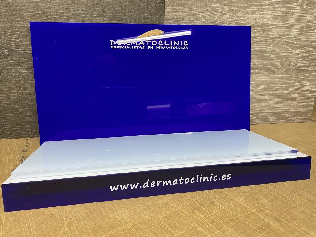 EXPOSITOR de METACRILATO personalizado en Madrid